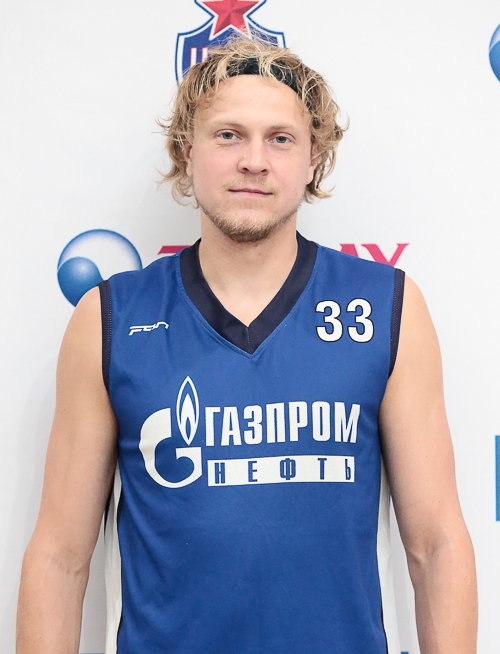 Роман Райков