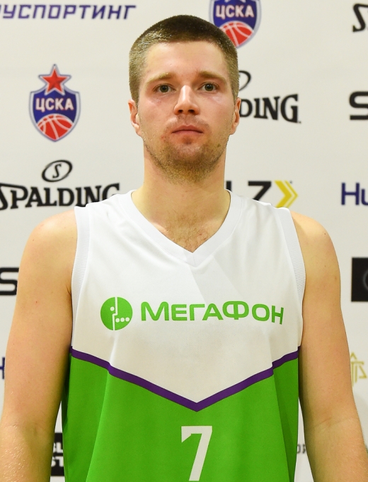 Артем Челак