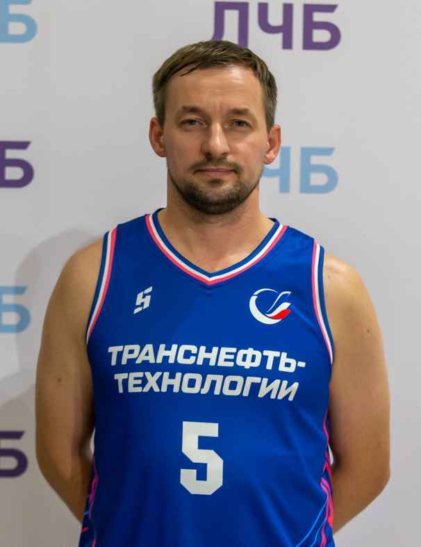 Денис Ефремов
