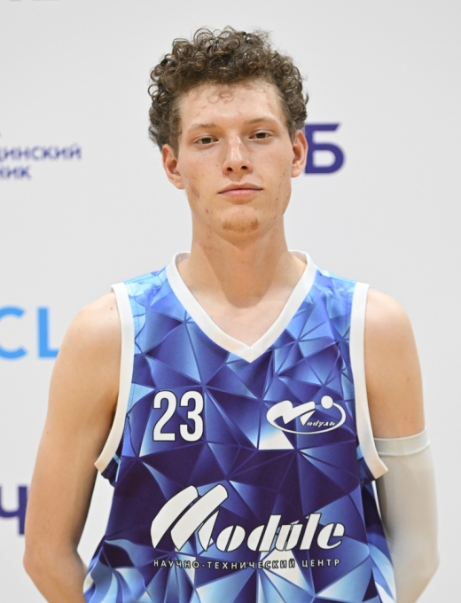 Андрей Комаров